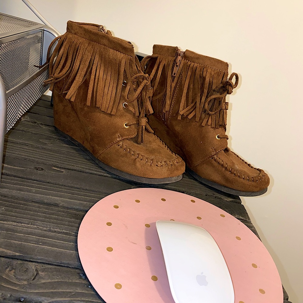 3/30 Brown wedges